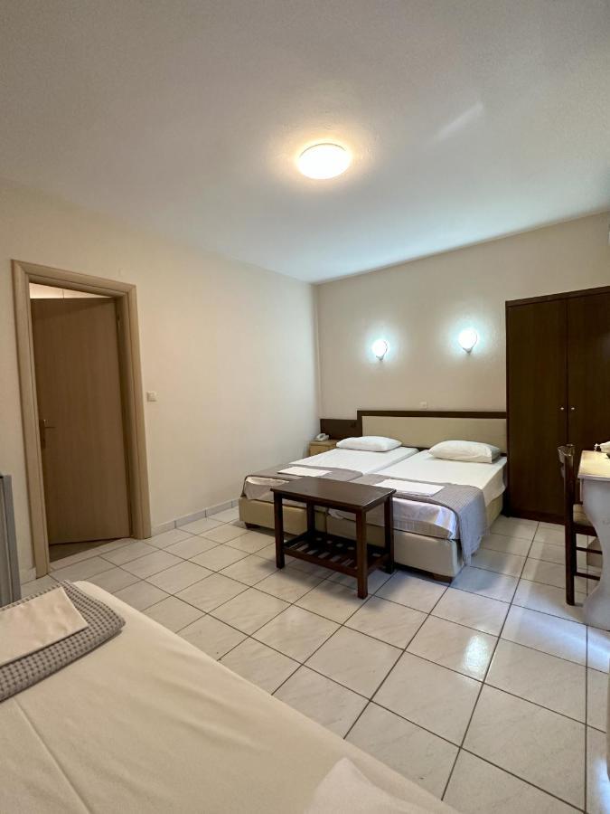 Hotel Afrodite Néoi Póroi Buitenkant foto