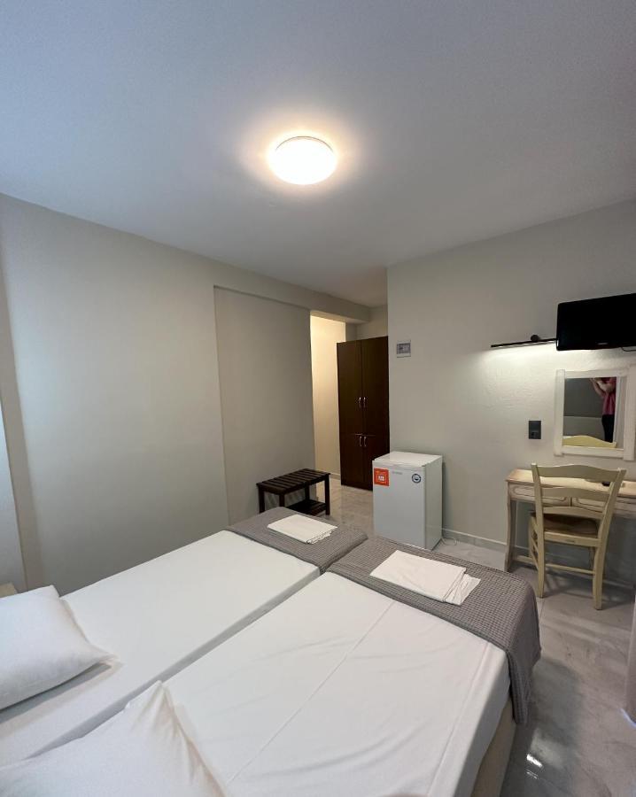 Hotel Afrodite Néoi Póroi Buitenkant foto
