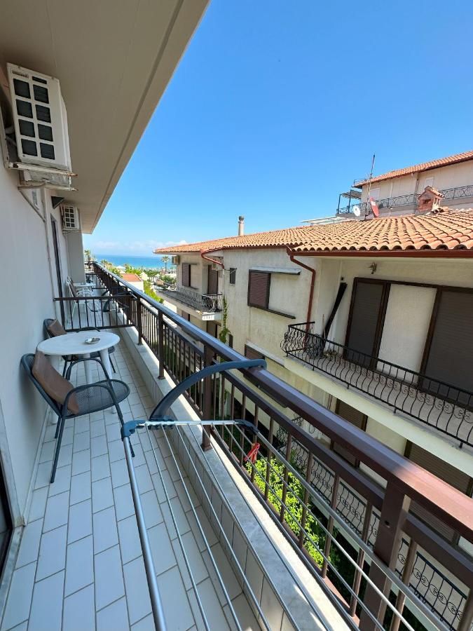 Hotel Afrodite Néoi Póroi Buitenkant foto