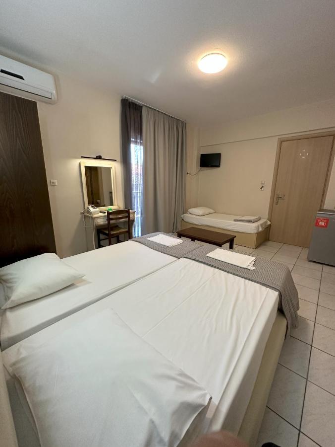 Hotel Afrodite Néoi Póroi Buitenkant foto