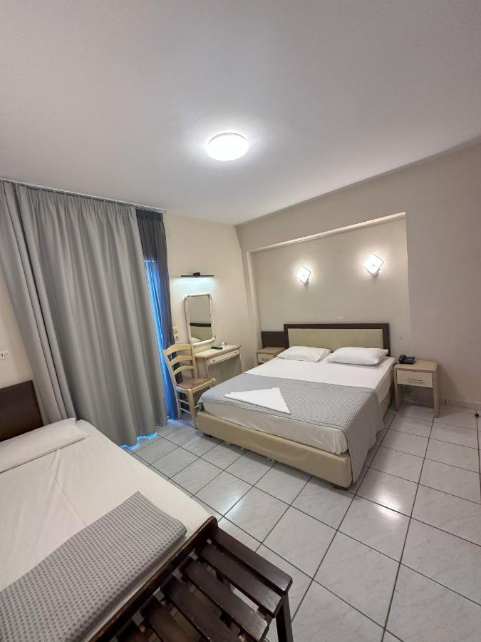 Hotel Afrodite Néoi Póroi Buitenkant foto