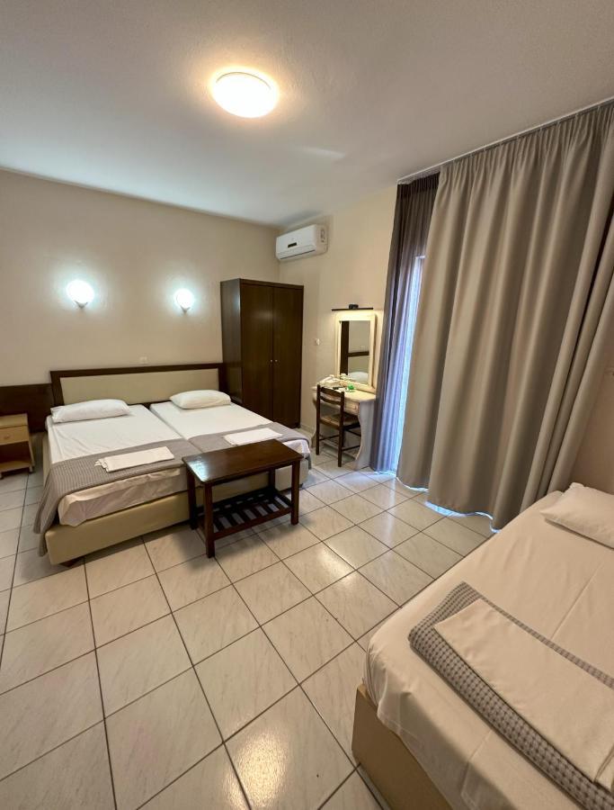 Hotel Afrodite Néoi Póroi Buitenkant foto