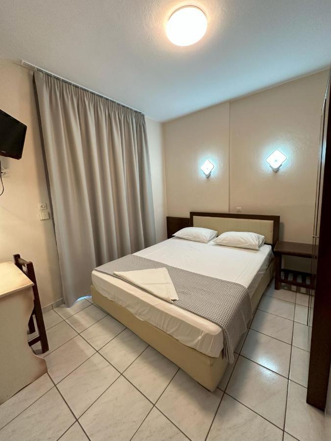 Hotel Afrodite Néoi Póroi Buitenkant foto