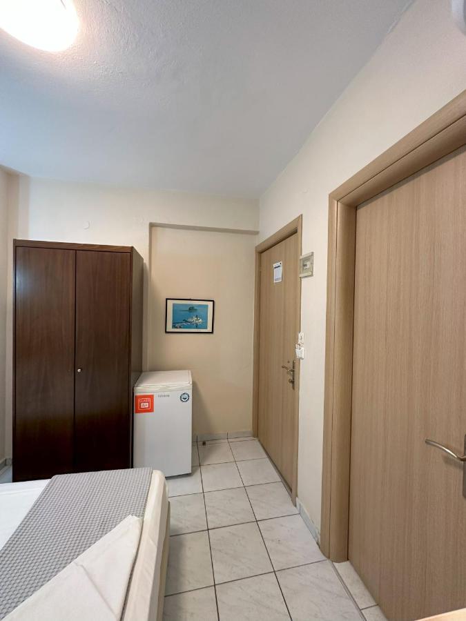 Hotel Afrodite Néoi Póroi Buitenkant foto