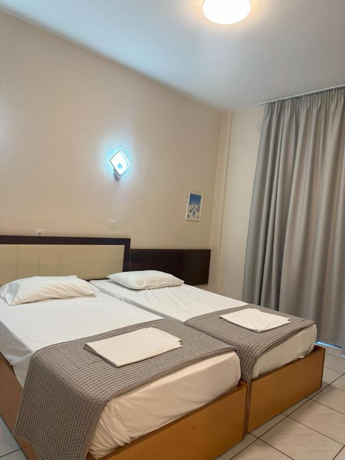 Hotel Afrodite Néoi Póroi Buitenkant foto
