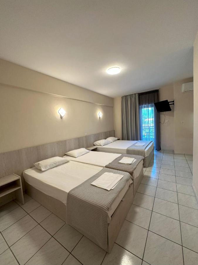 Hotel Afrodite Néoi Póroi Buitenkant foto